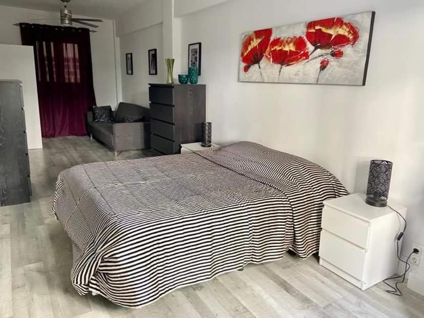 Rainbow Rentals Marques 7 Benidorm Bagian luar foto