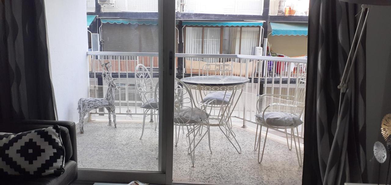 Rainbow Rentals Marques 7 Benidorm Bagian luar foto